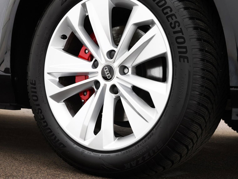 Vehicle Image 30