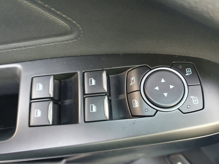Vehicle Image 43