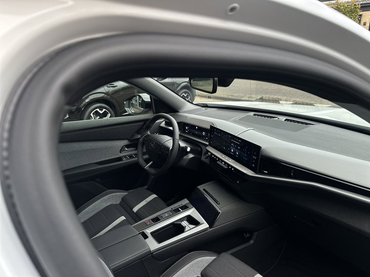 Vehicle Image 17