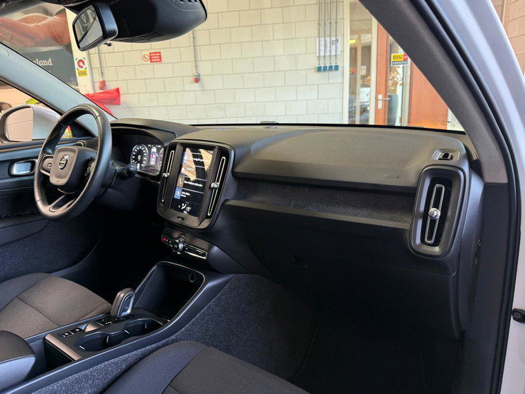 Vehicle Image 28
