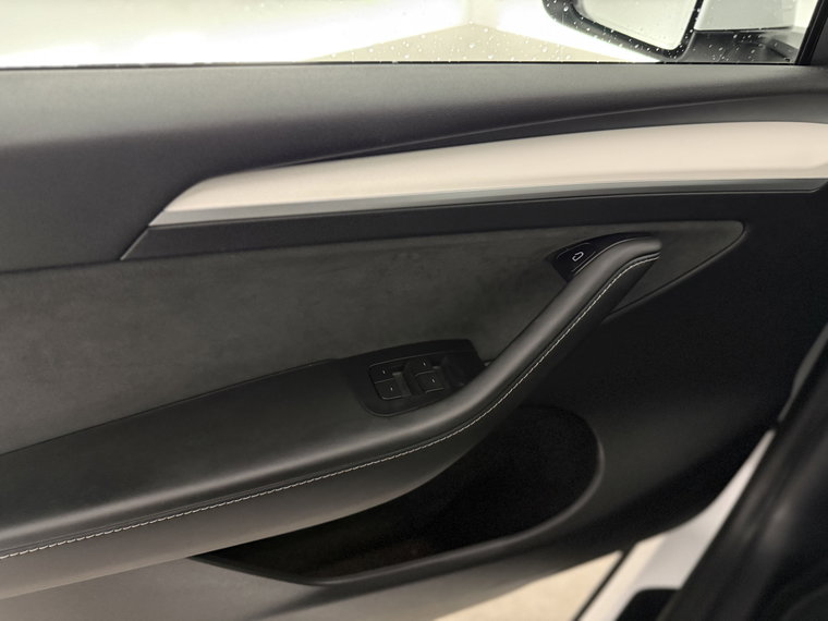 Vehicle Image 40
