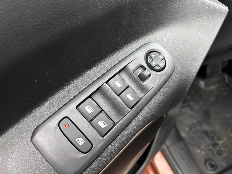 Vehicle Image 33
