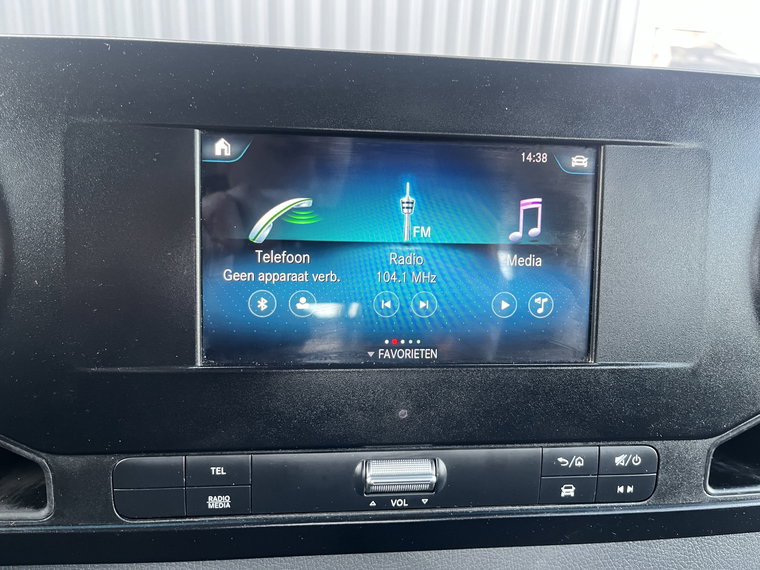 Vehicle Image 38