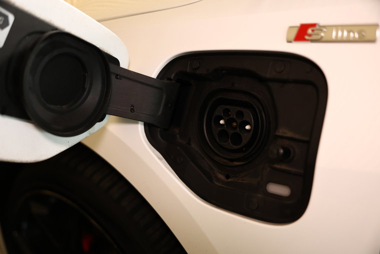 Vehicle Image 30