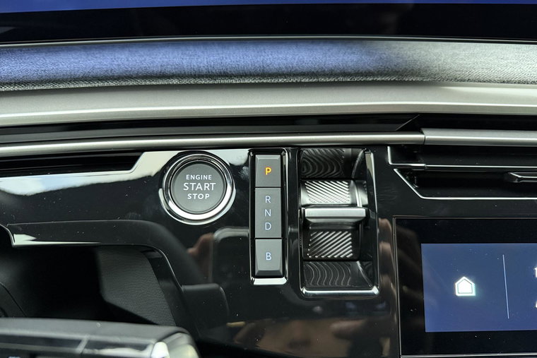 Vehicle Image 38