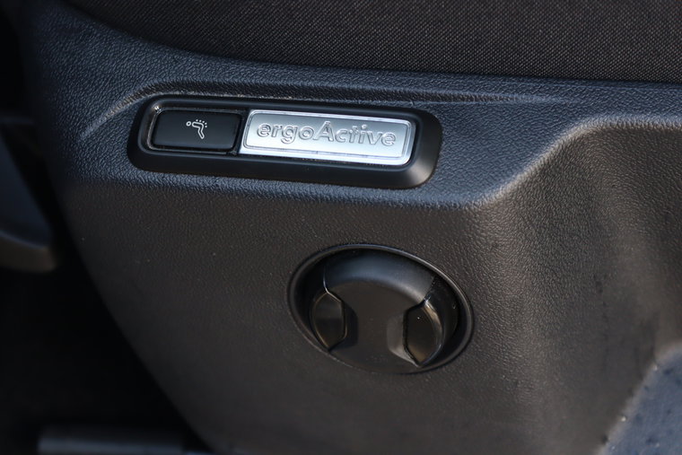 Vehicle Image 32