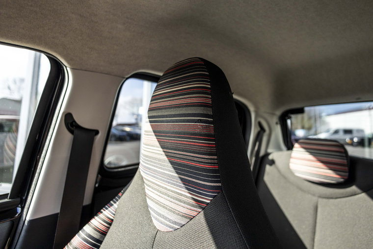 Vehicle Image 12