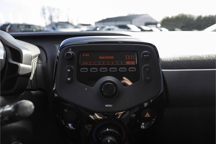 Vehicle Image 23