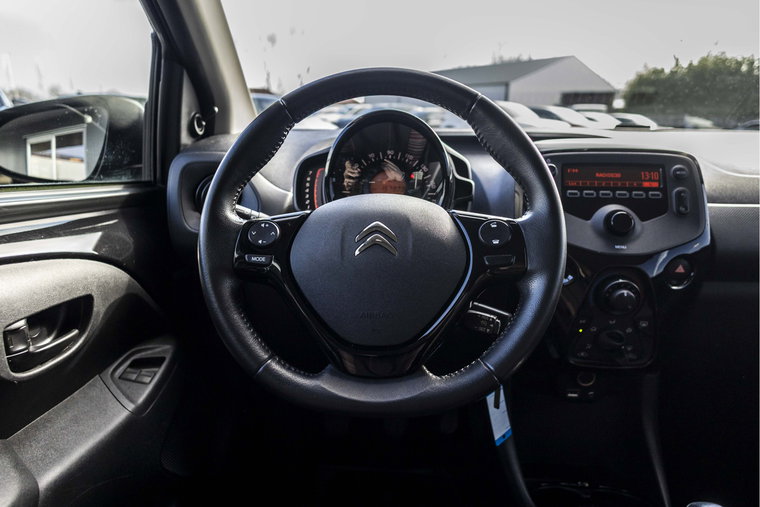 Vehicle Image 7