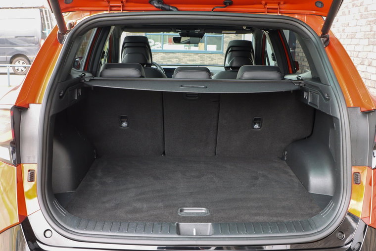 Vehicle Image 16