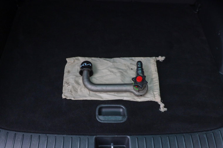 Vehicle Image 17
