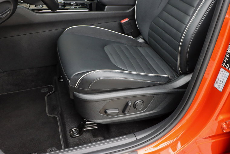 Vehicle Image 26