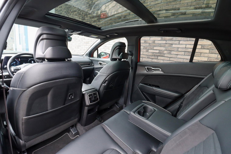 Vehicle Image 9
