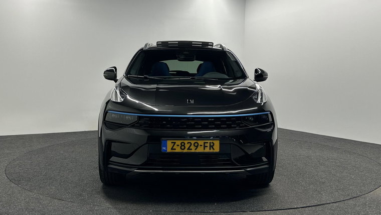 Vehicle Image 6