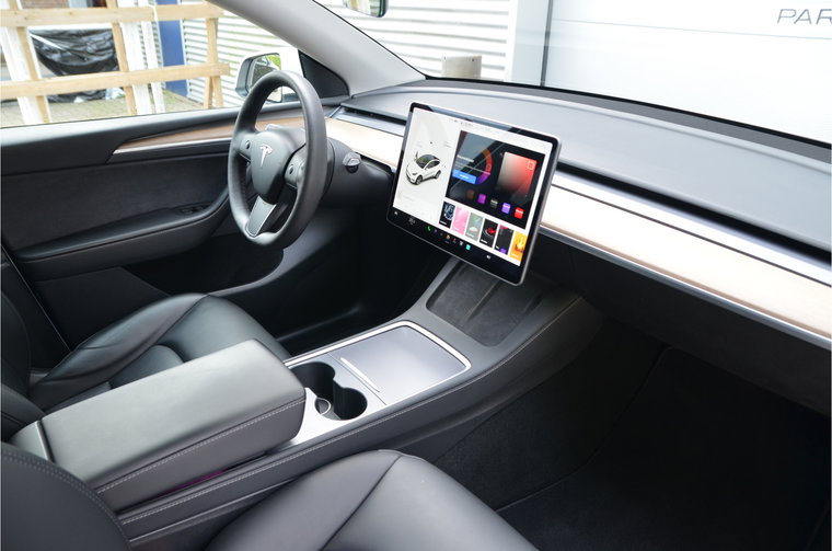 Vehicle Image 11