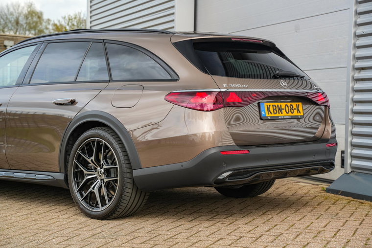 Vehicle Image 40