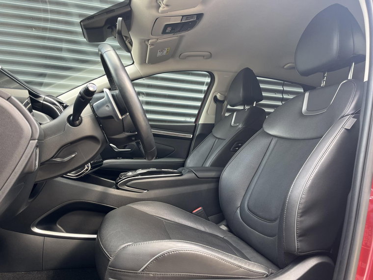Vehicle Image 13