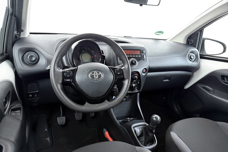 Vehicle Image 15