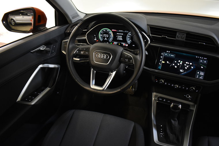 Vehicle Image 30