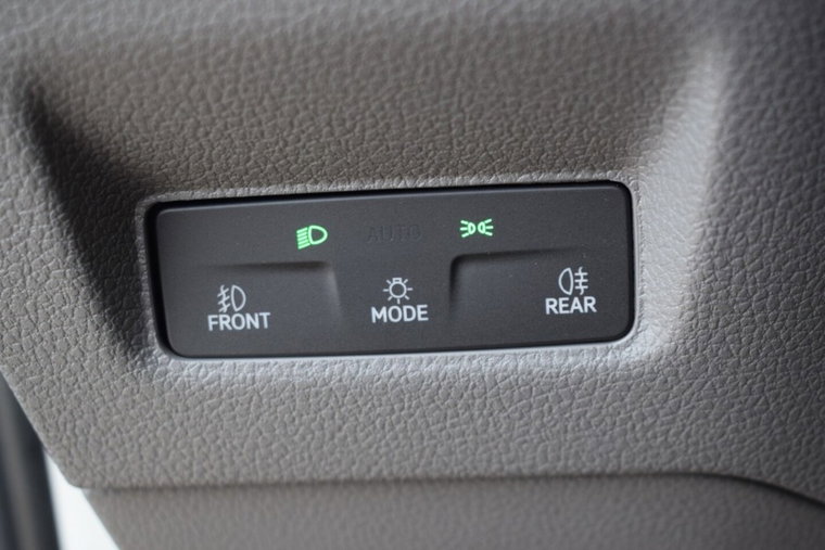 Vehicle Image 9