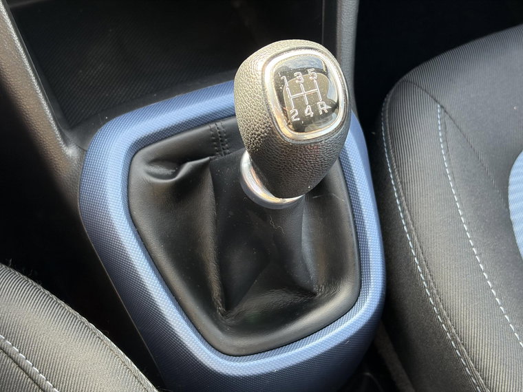 Vehicle Image 22