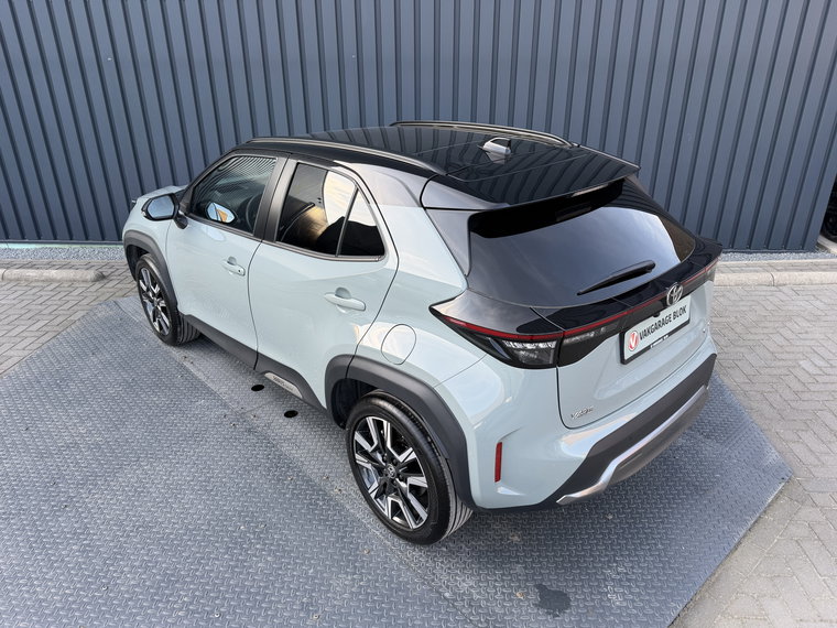 Vehicle Image 15