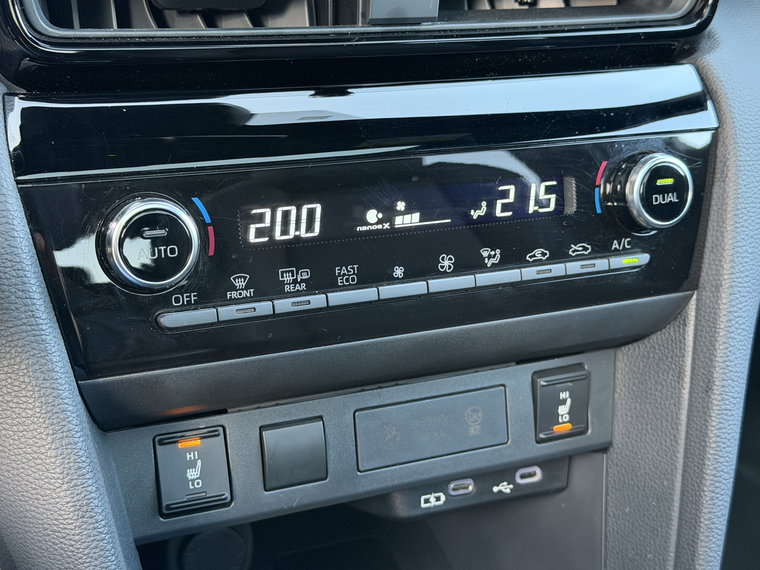 Vehicle Image 28