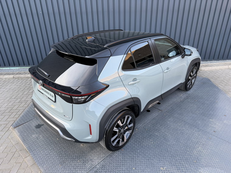 Vehicle Image 10