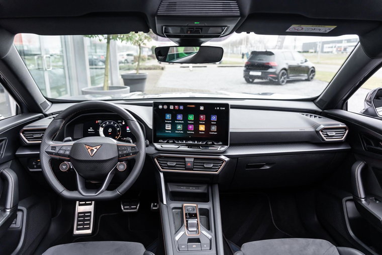 Vehicle Image 15
