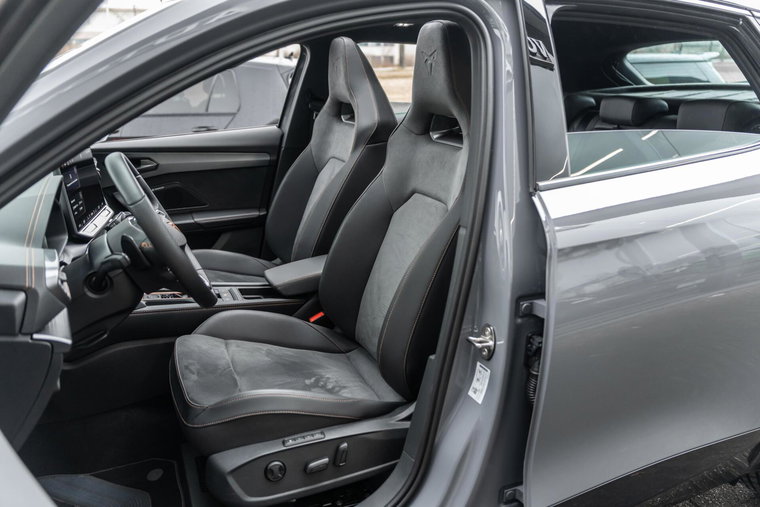 Vehicle Image 30