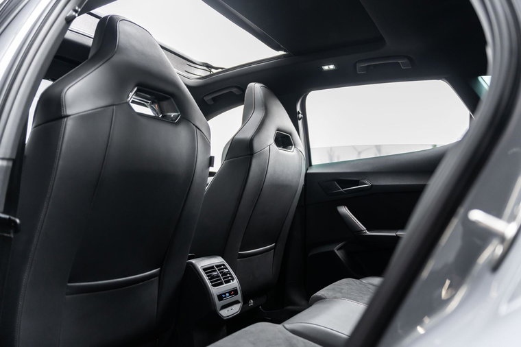 Vehicle Image 35