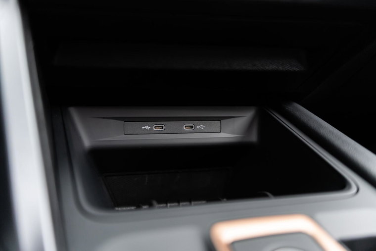 Vehicle Image 42
