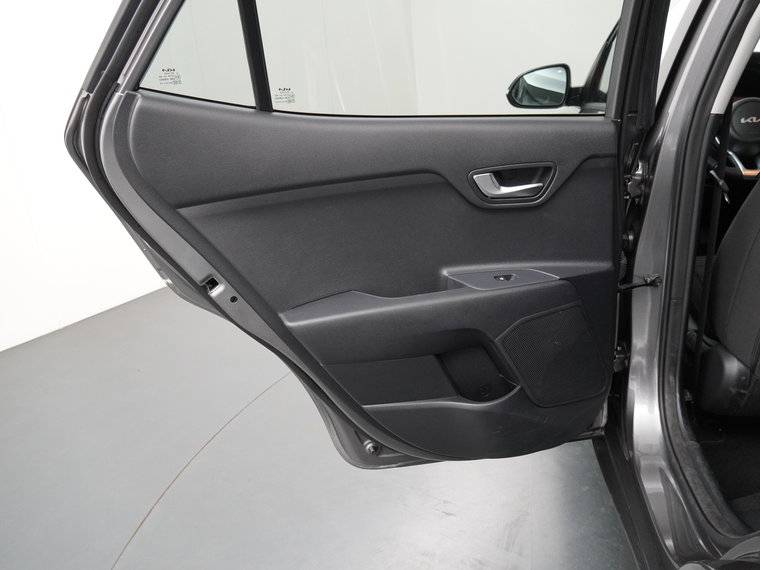 Vehicle Image 37