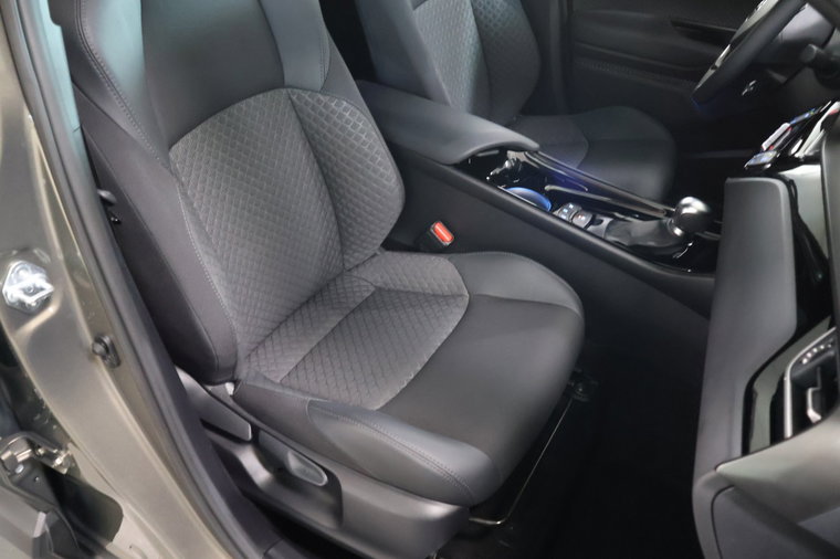 Vehicle Image 12