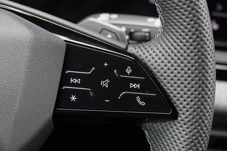 Vehicle Image 32