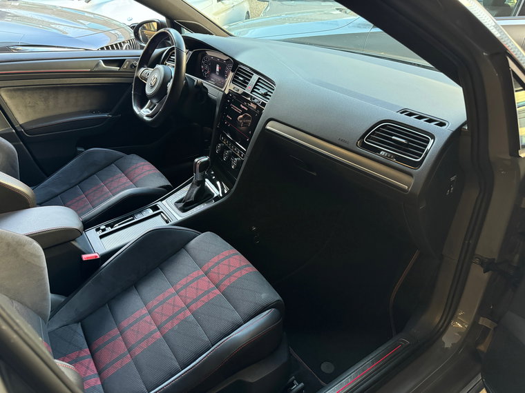 Vehicle Image 37