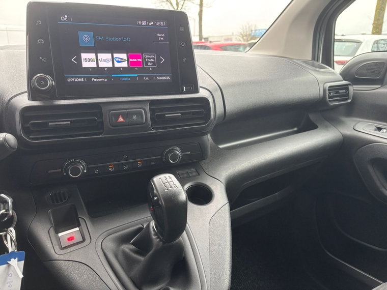 Vehicle Image 18