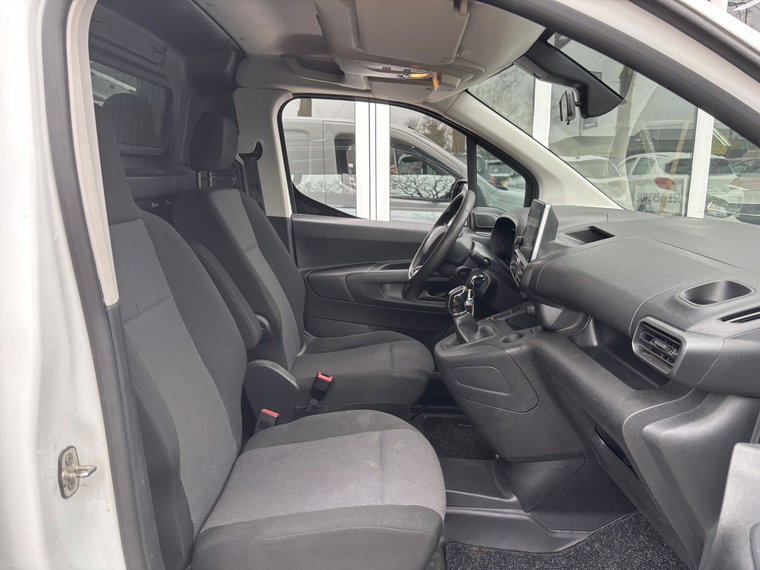 Vehicle Image 22