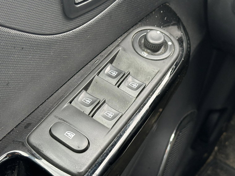 Vehicle Image 26