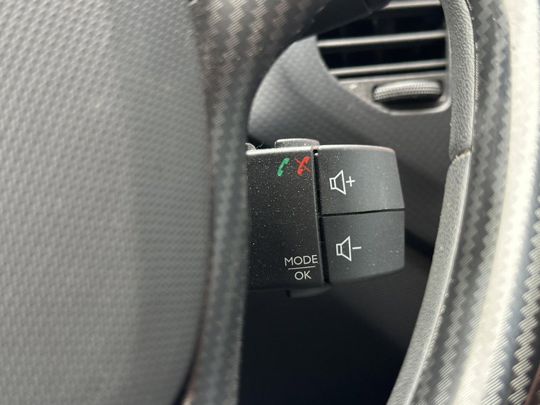 Vehicle Image 27