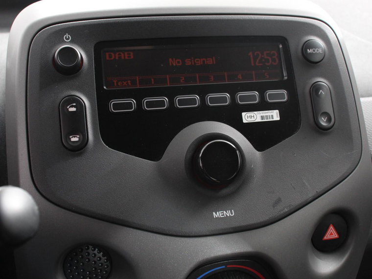 Vehicle Image 28