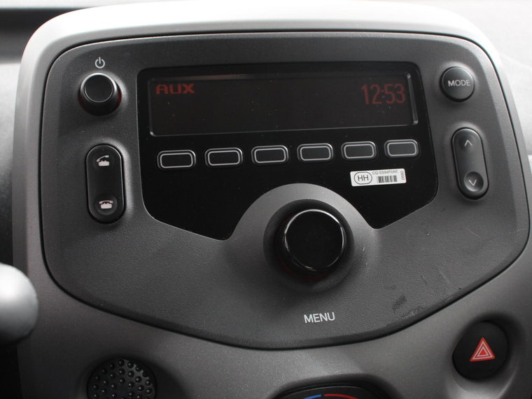 Vehicle Image 30