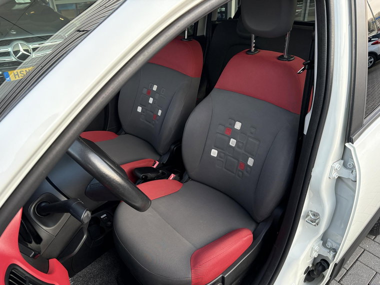 Vehicle Image 13