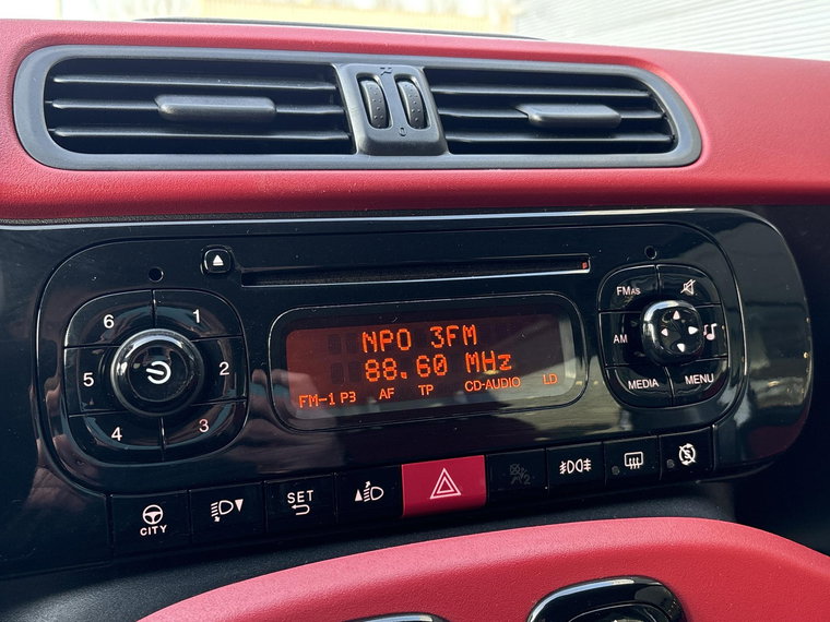 Vehicle Image 25