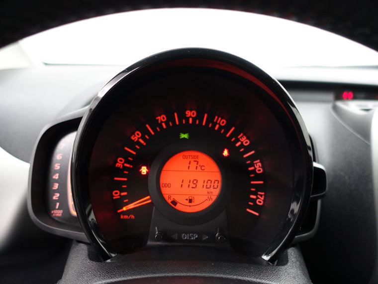 Vehicle Image 14