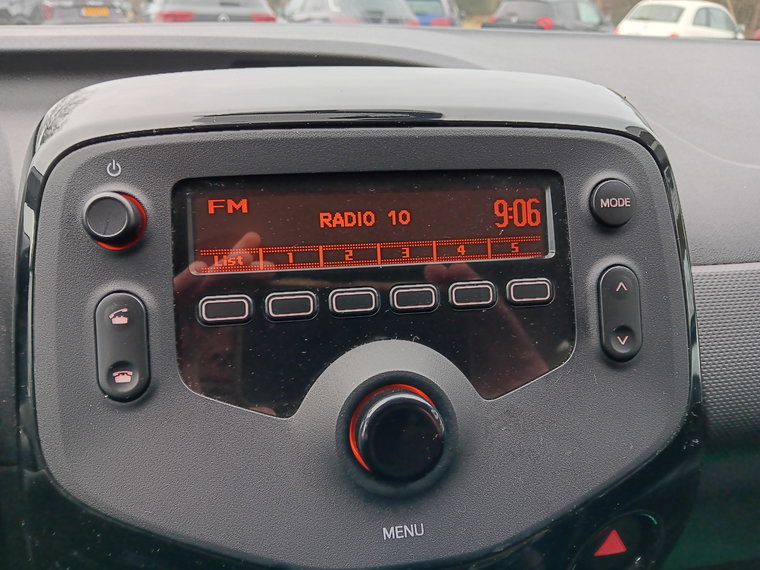 Vehicle Image 14