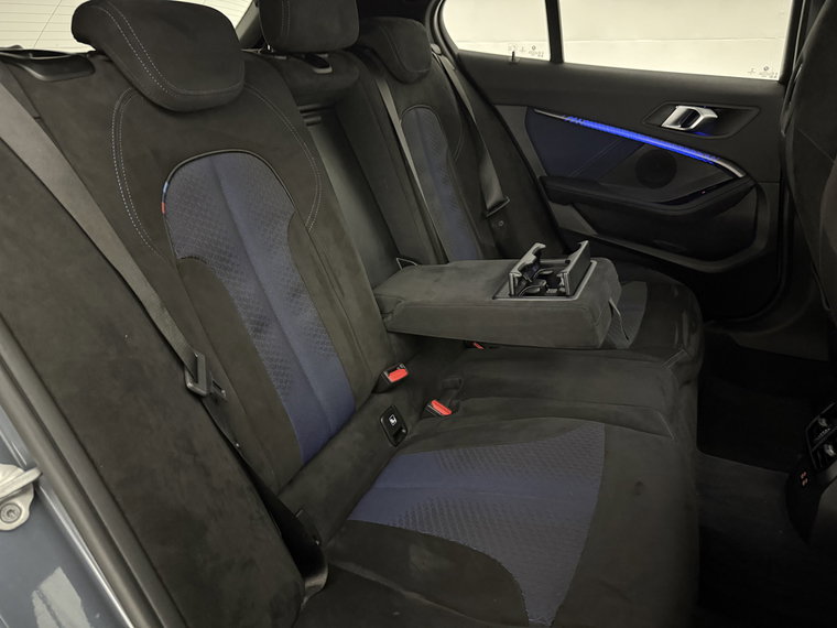 Vehicle Image 38