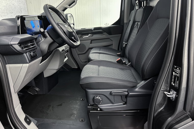 Vehicle Image 21