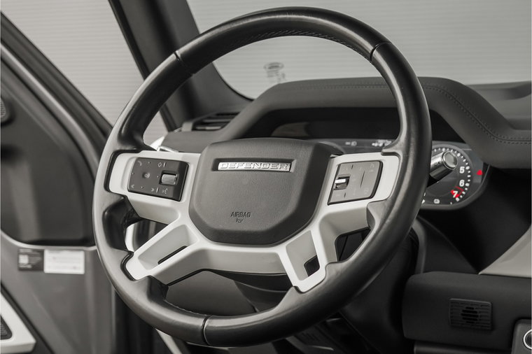 Vehicle Image 21