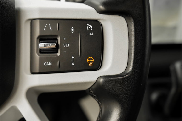 Vehicle Image 25